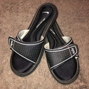 Nike cushion footbed slides